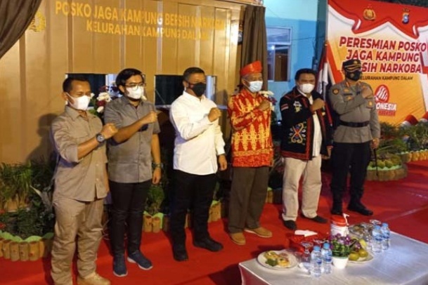 Kapolda Riau Resmikan Kampung Tanggung Bersih Narkoba di Senapelan