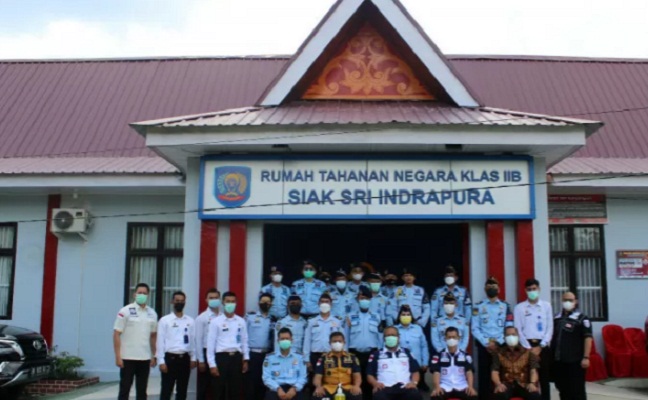 Kunjungan Kanwil Kemenkumham Riau di Rutan Siak.